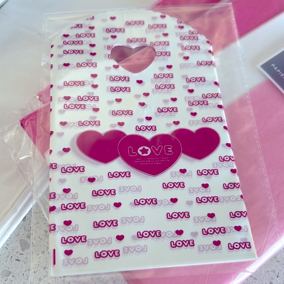 25 pcs Small Heart Love Loot Bags Favor Bags Treat Bags 4.80" x 5.7" in. - Picture 6 of 14